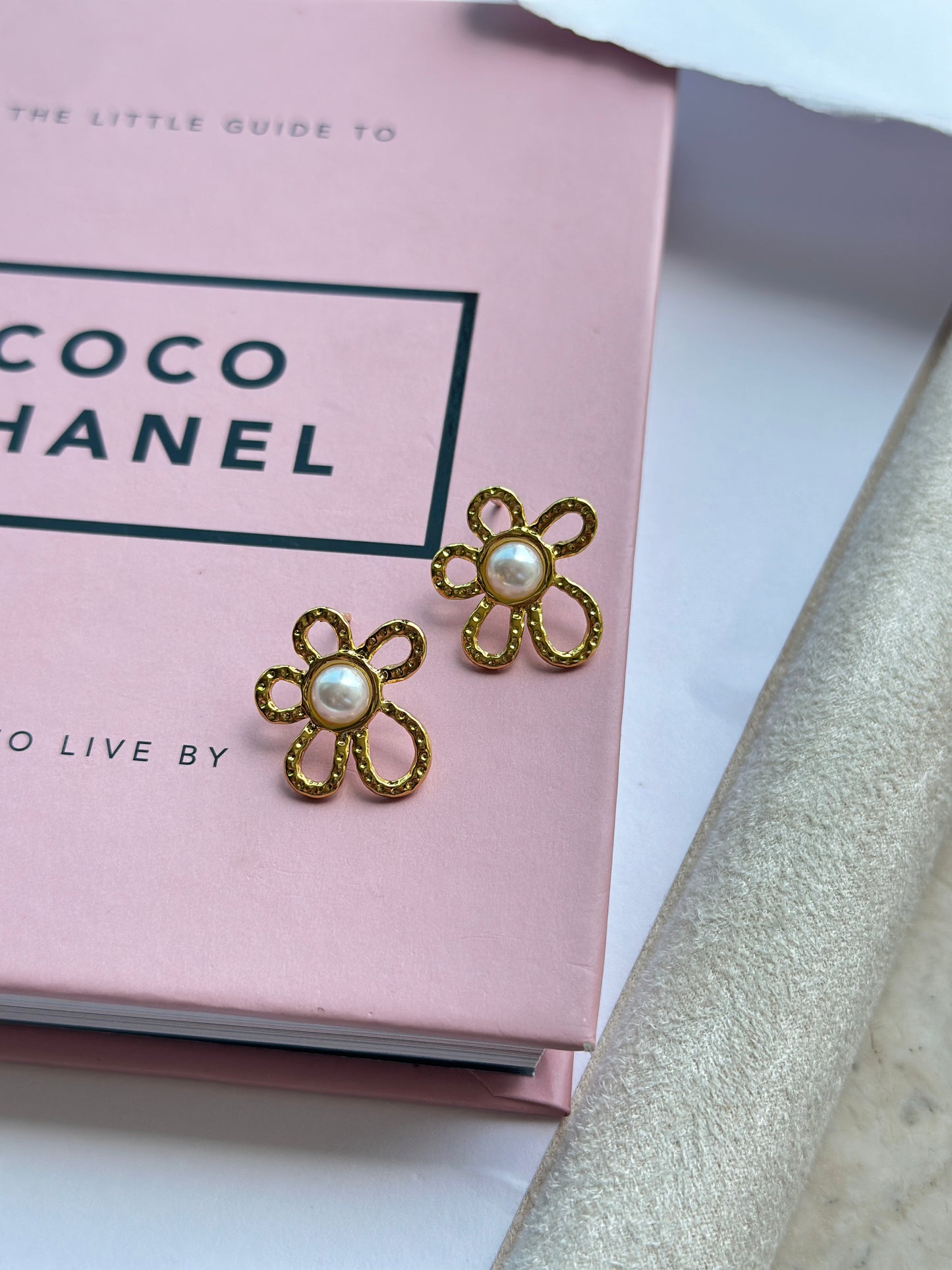Golden Daisy Earrings