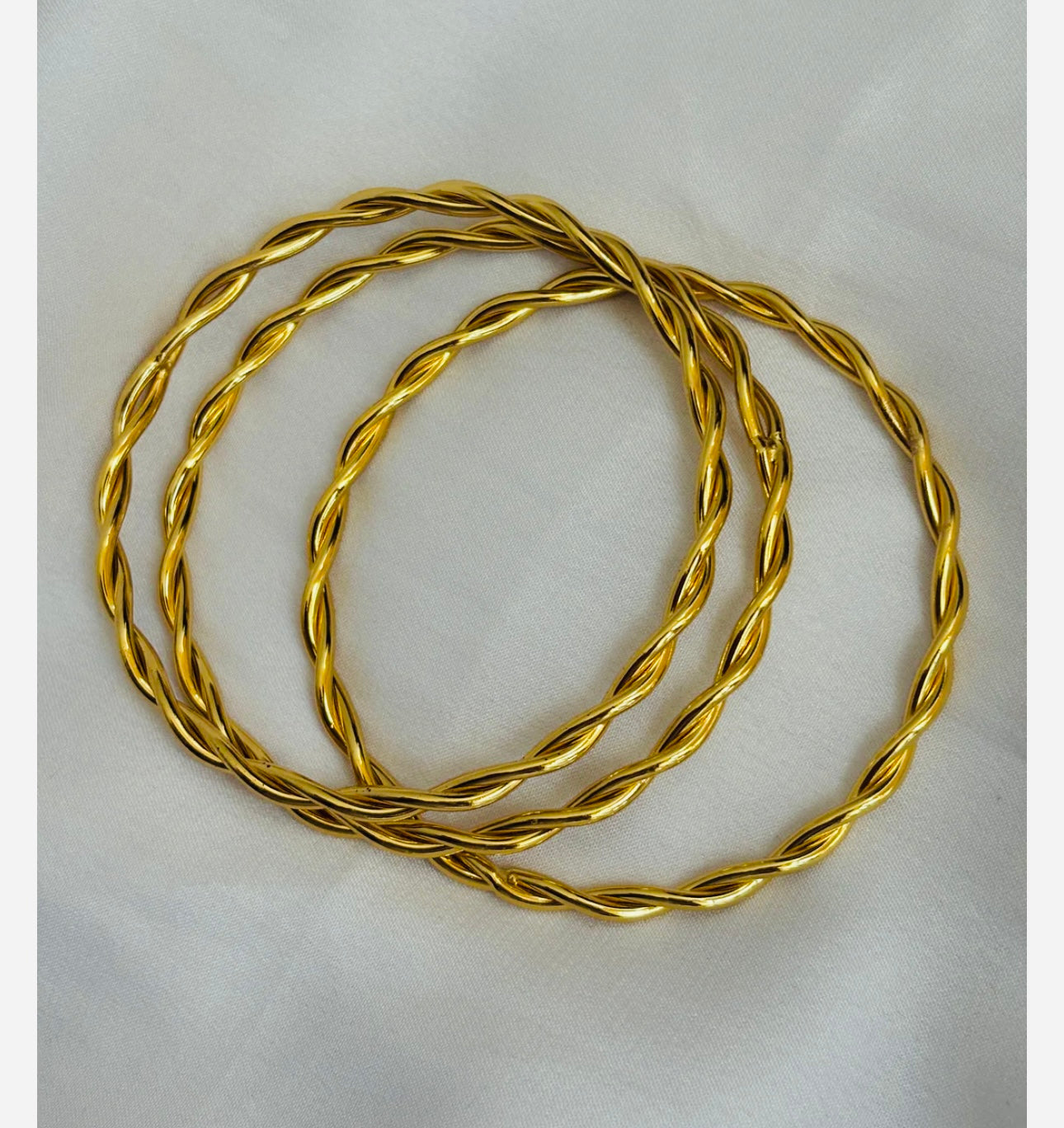 Eternal twisted Bangles
