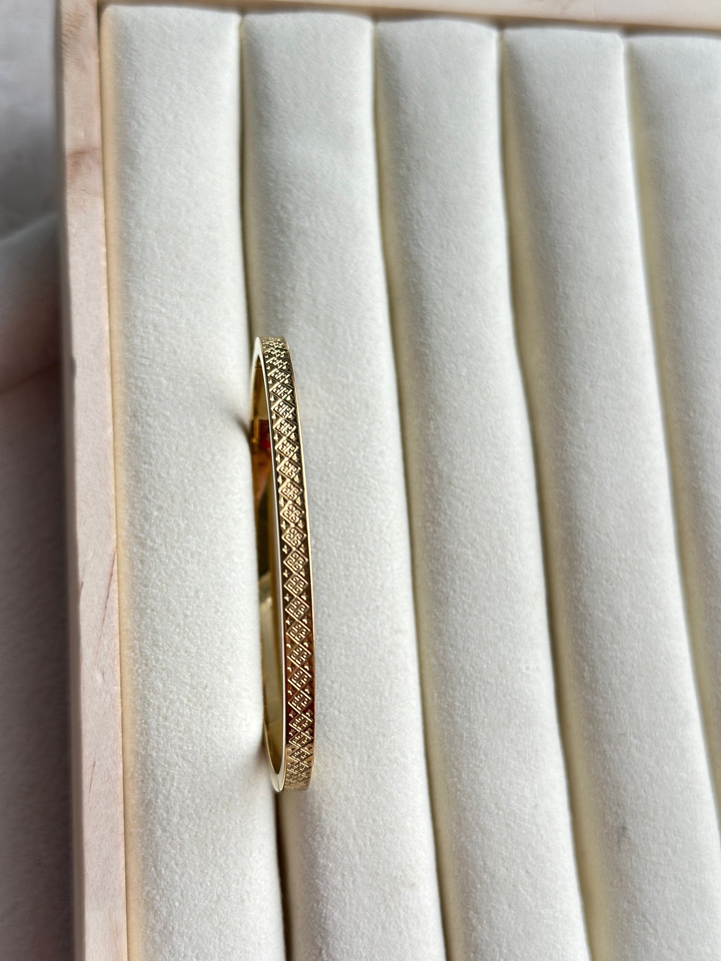 Diamond Pattern Engraved Gold Bangle