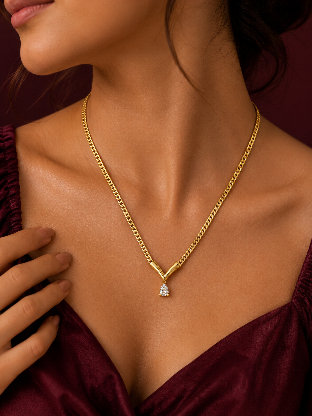 V-Chain Teardrop Crystal Necklace