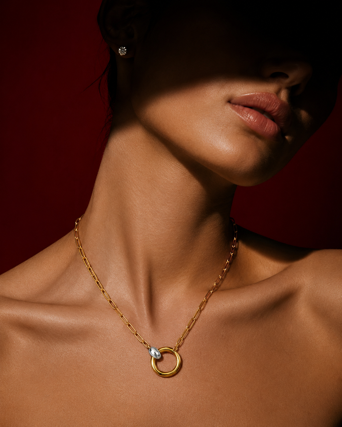 Circle Pendant Paperclip Necklace