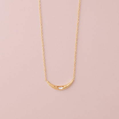 Curved Bar Pearl Necklace