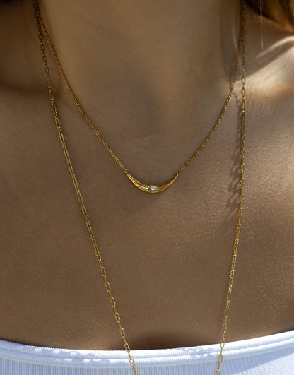 Curved Bar Pearl Necklace