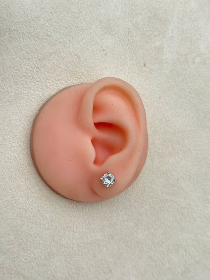 Round Solitaire Stud Earrings