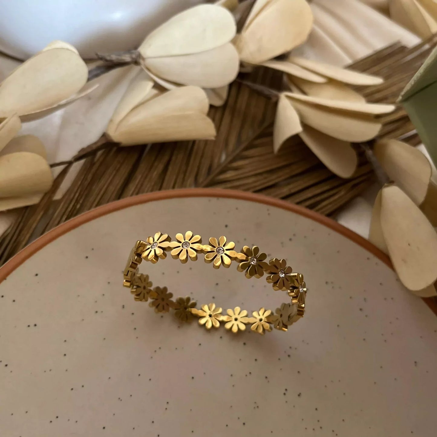 Full Daisy Imported Stones Link Bracelet