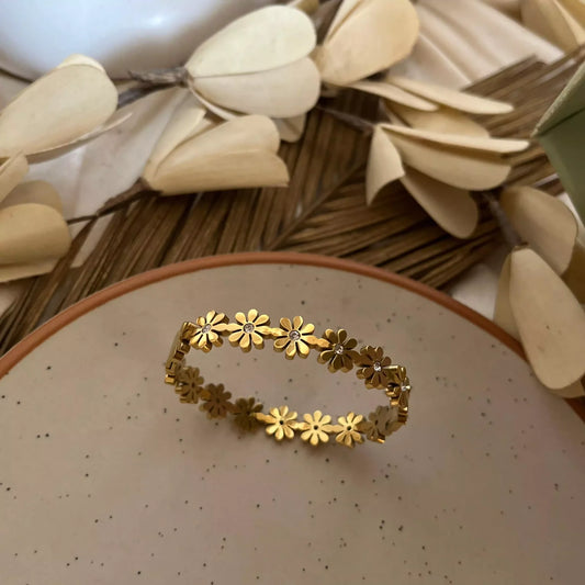 Full Daisy Imported Stones Link Bracelet