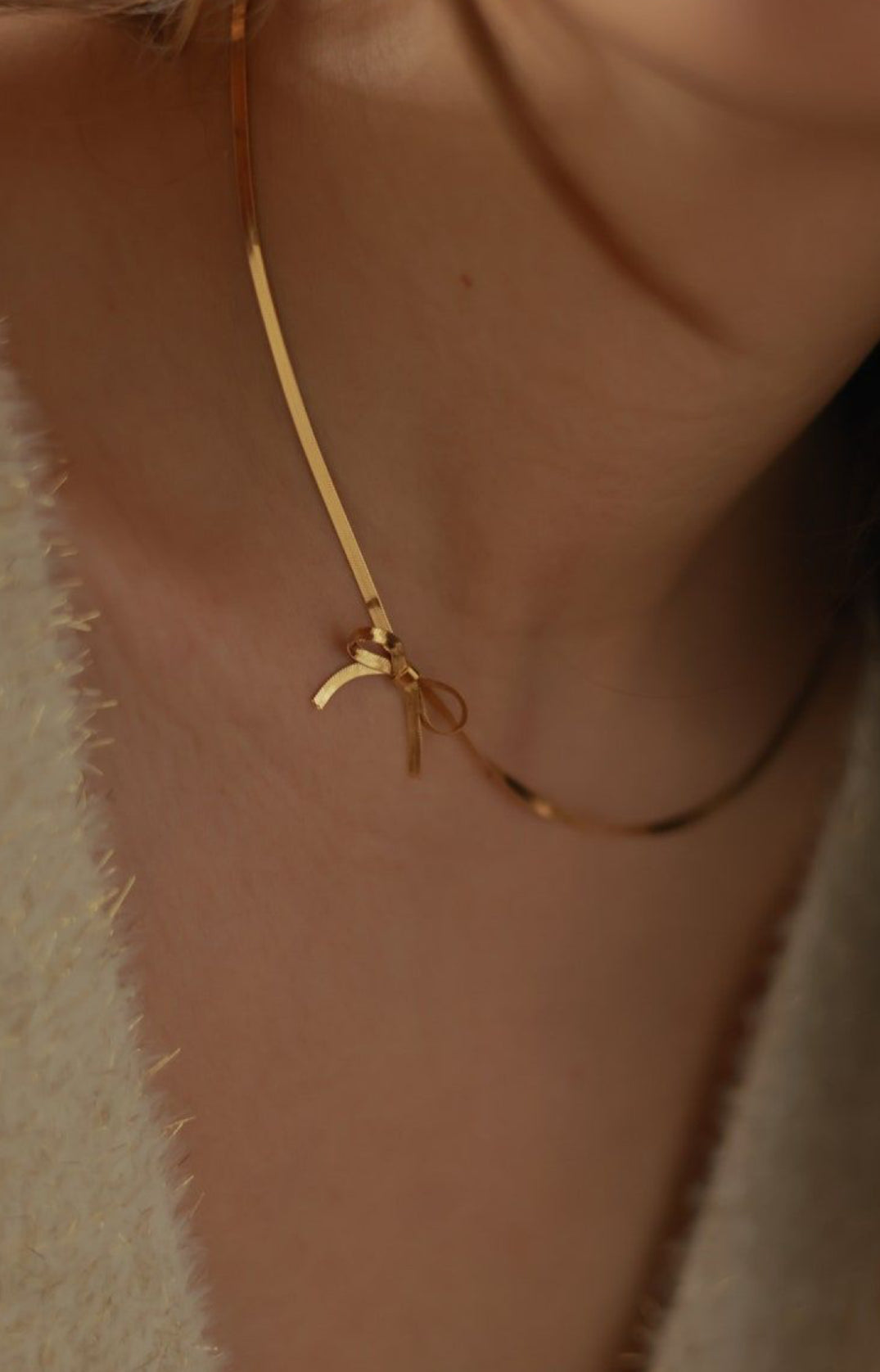 Snake Chain Bow Choker