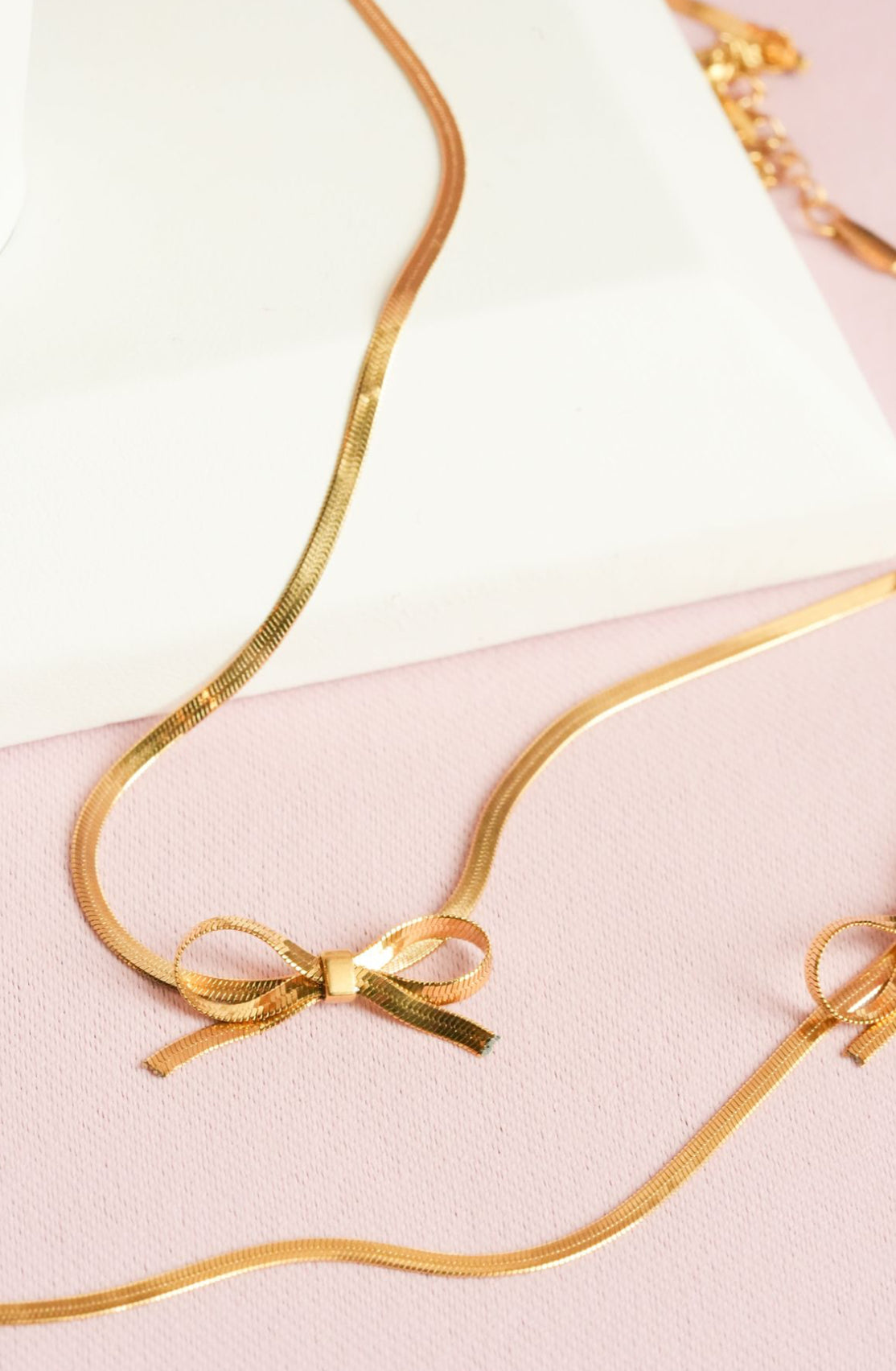 Snake Chain Bow Choker