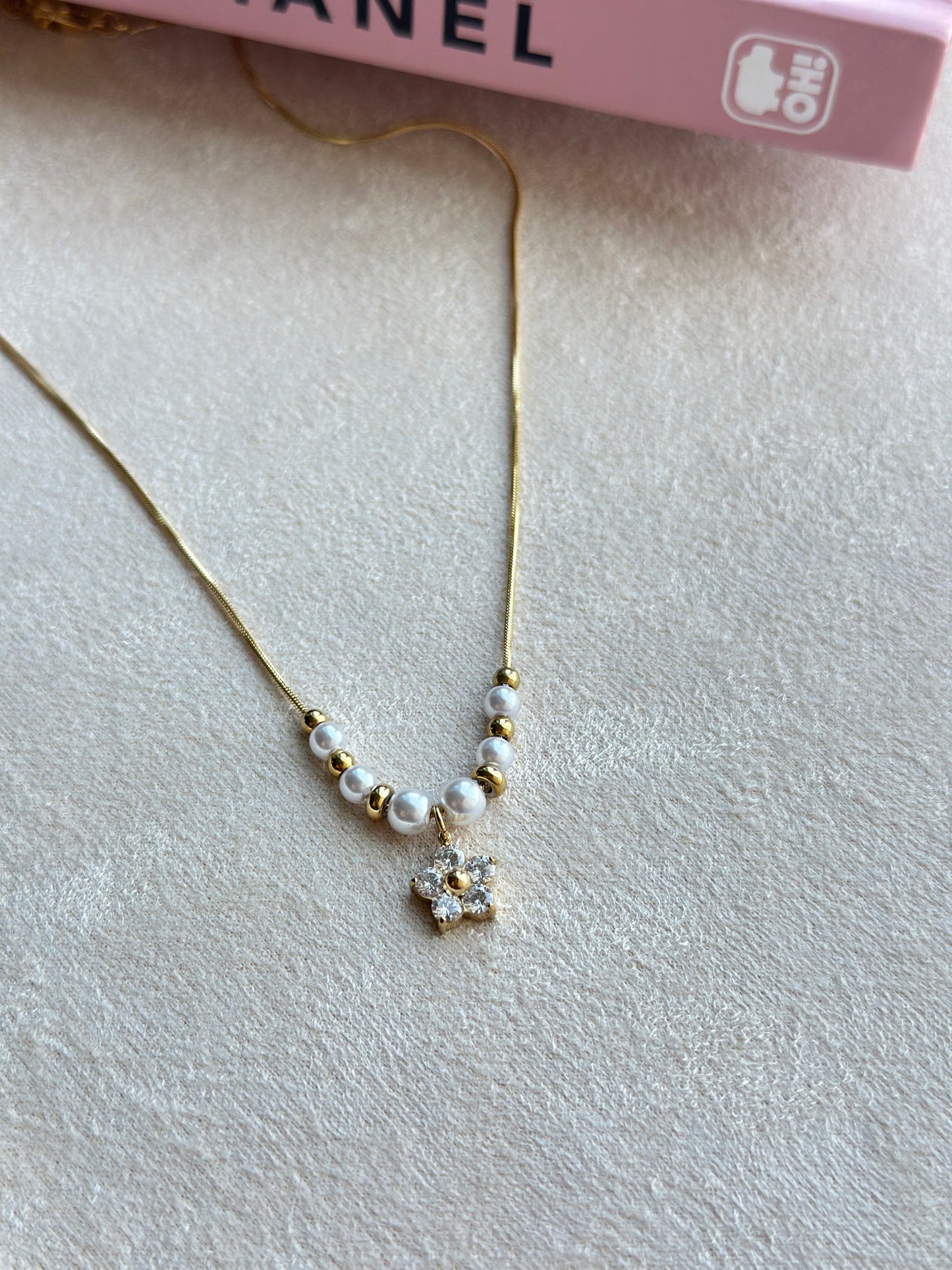 Pearl & Crystal Flower Bead Chain Necklace