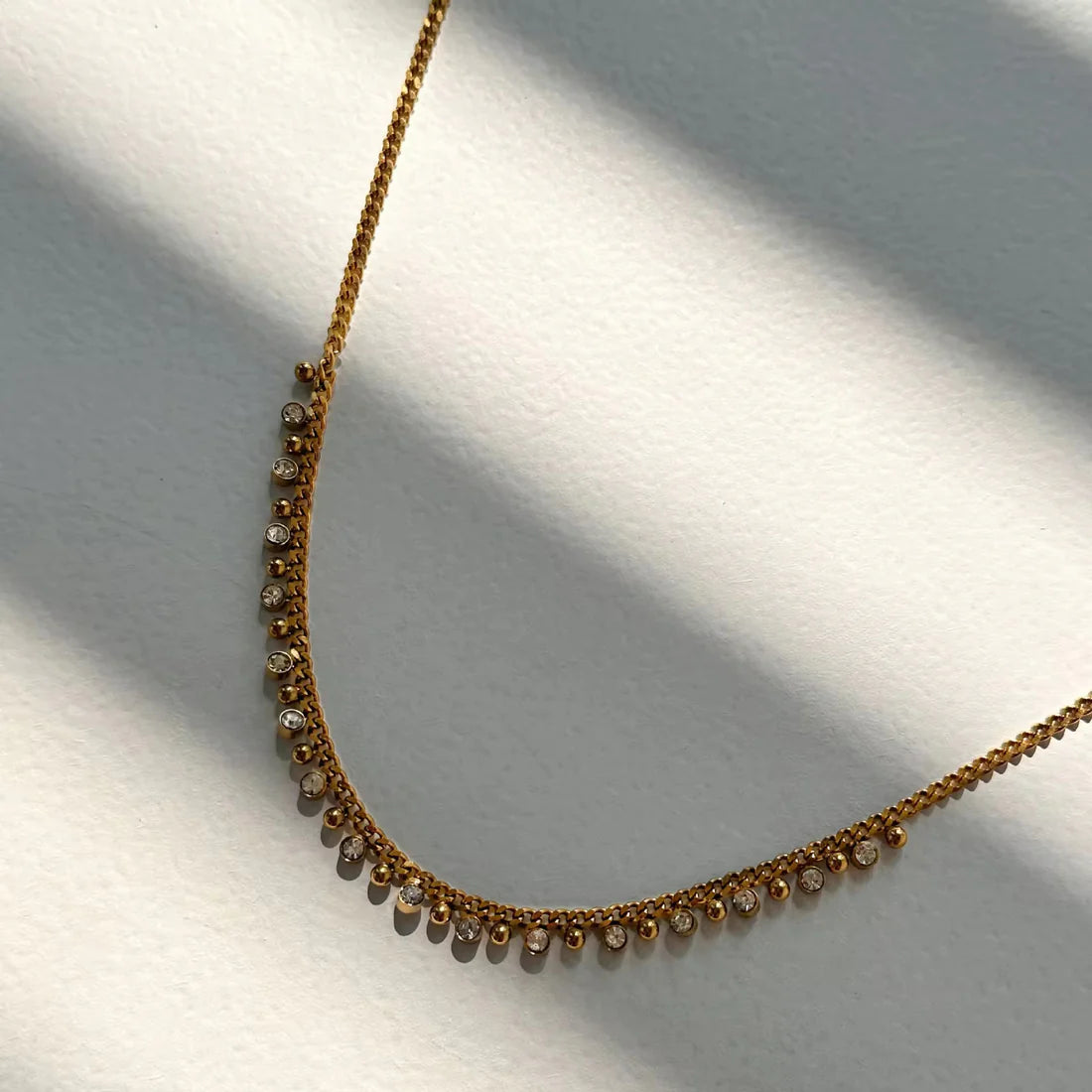 Dangling Crystal Curb Chain Necklace