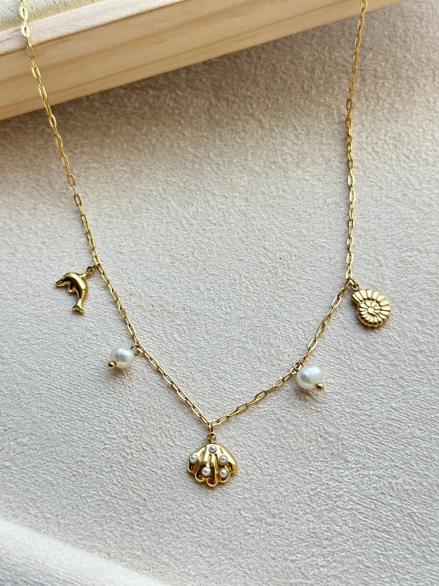 Ocean Charm Pearl Necklace