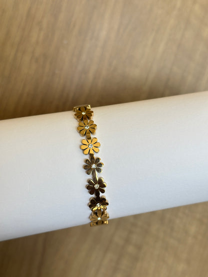 Full Daisy Imported Stones Link Bracelet