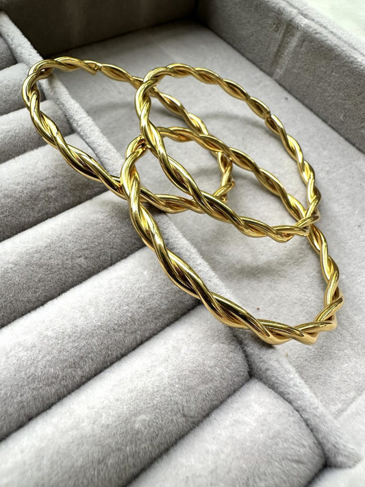Eternal twisted Bangles