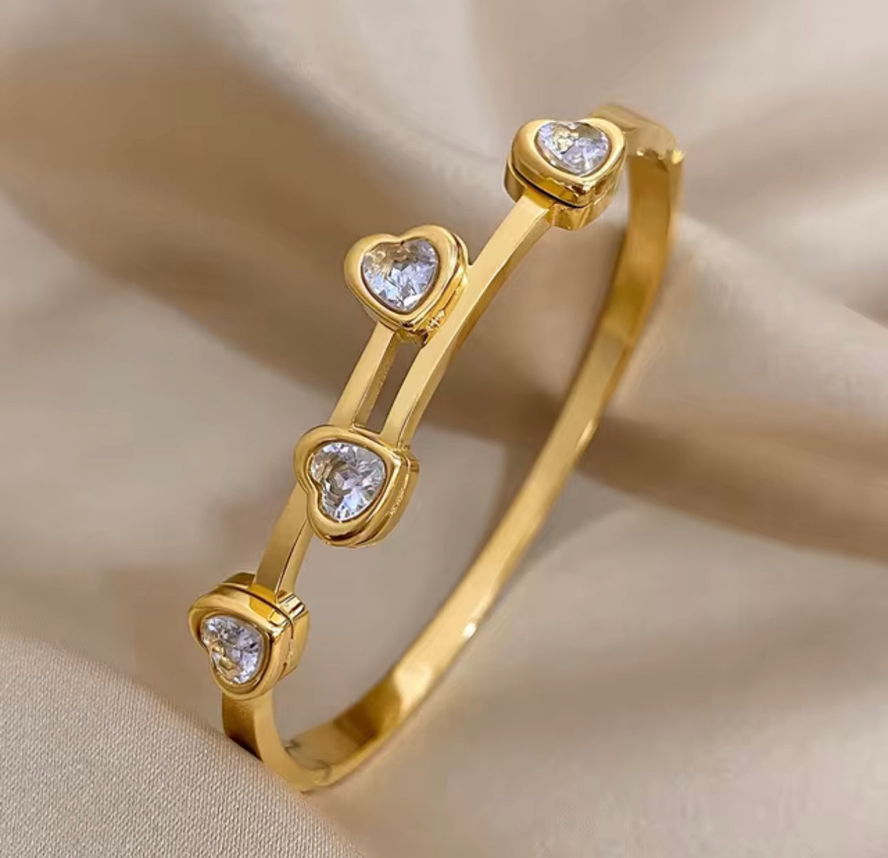 Golden Heartline Bracelet