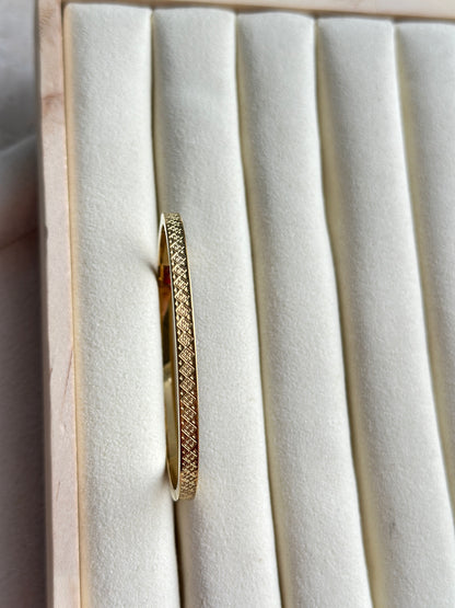 Diamond Pattern Engraved Gold Bangle