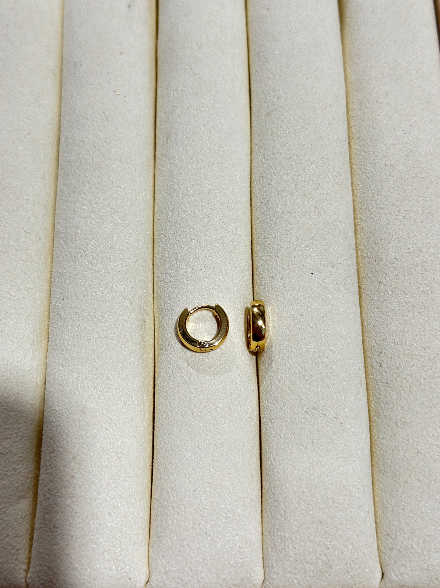 Oval Profile Gold Hoop Earrings
