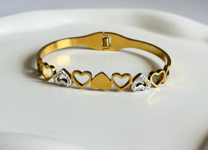 Full Heart Link Gold Bracelet