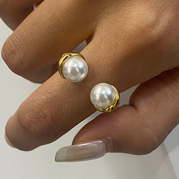 Double Pearl Ring