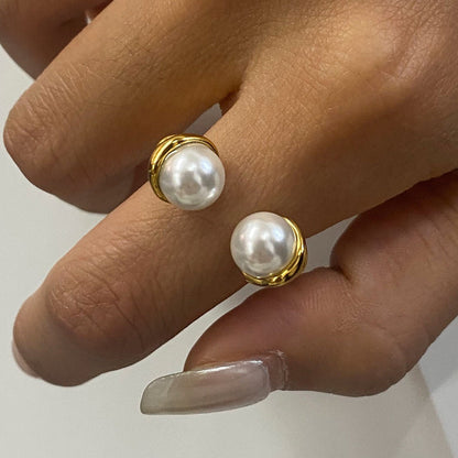 Double Pearl Ring