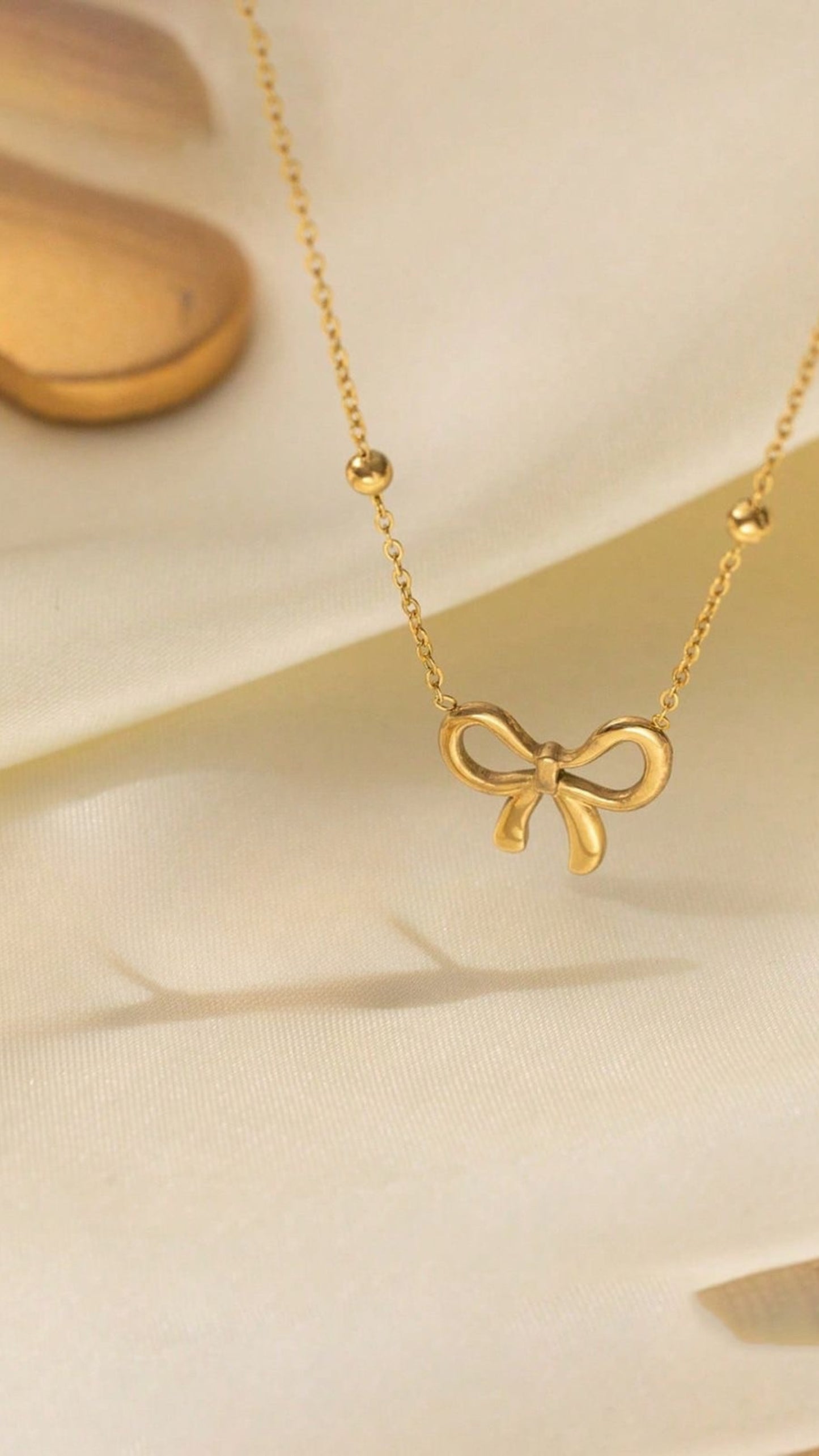 Pookie Bow Pendent